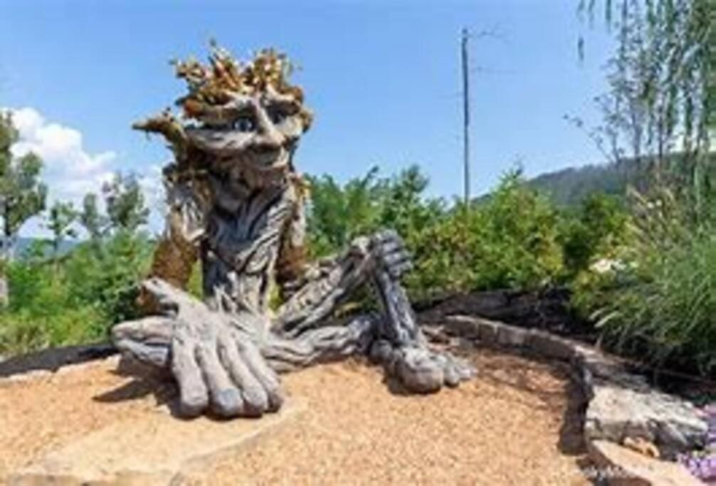1 Mi To Dollywood Mins To All Attractions & Gsmnp Sevierville Kültér fotó